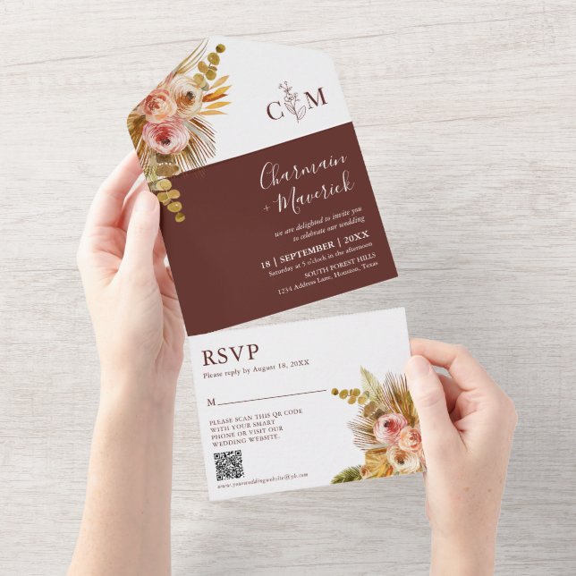 Invitation Tout En Un Élégant Burnt Orange Monogramme QR Code Mariage (Déchirure)