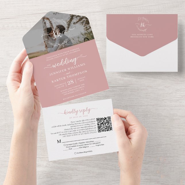 Invitation Tout En Un Élégant monogramme rose Dusty Code QR Code Mariage (Créateur téléchargé)