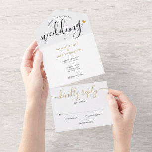 Invitation Tout En Un Élégant Script Monogram Gold Heart Mariage