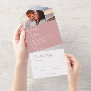 Invitation Tout En Un Faire de la poussière de rose monogramme photo mar