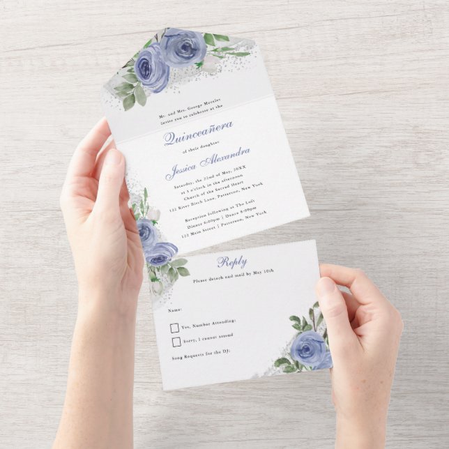 Invitation Tout En Un Fleurs d'aquarelle bleu Quinceanera et argent (Déchirure)