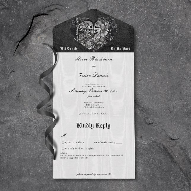 Invitation Tout En Un Gothique Noir & Blanc Squelette Couple Détails (Gothic Black & White Skeleton Couple Details All in One Wedding Invitation)