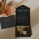Invitation Tout En Un LETTRE DE Noël AU Charbon Très Joyeux Collage Phot<br><div class="desc">Ce Charcoal Very Joyeux Christmas Letter Photo Collage All in One Invitation design présente un décor gris foncé sophistiqué avec un mélange de lettrage simple en ivoire et de calligraphie classique associé à un style boho minimaliste qui établit un équilibre parfait entre une subtilité moderne propre et une élégance vintage....</div>