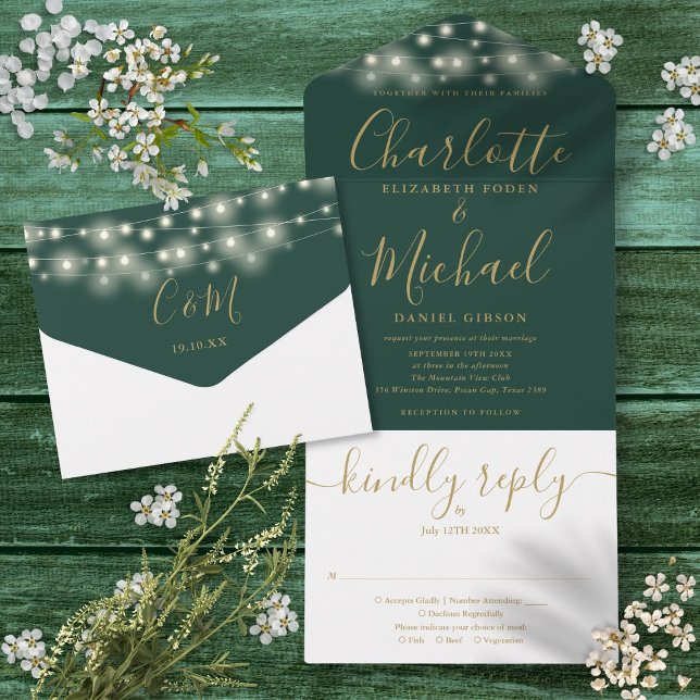 Invitation Tout En Un Lumières de chaîne vert émeraude Mariage écriture  (Emerald Green String Lights Gold Script Wedding All In One Invitation)