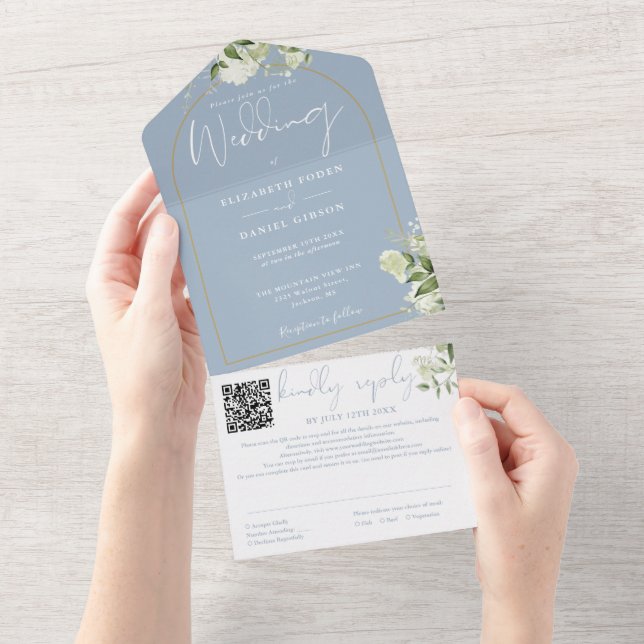Invitation Tout En Un Mariage Bleu Poussiéreux Code QR Or Arche Feuillag (Déchirure)