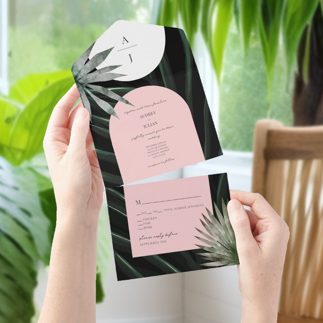 Invitation Tout En Un Mariage de monogramme de feuille de palme rose pâl (Créateur téléchargé)
