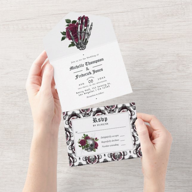 Invitation Tout En Un Mariage gothique floral de Bourgogne (Déchirure)