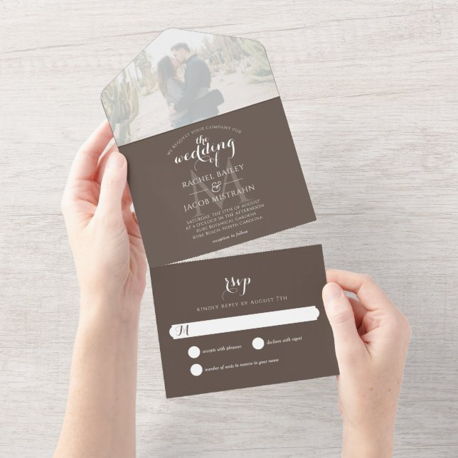 Invitation Tout En Un Mariage photo Brown Monogramme simple (Déchirure)