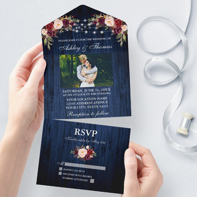 Invitation Tout En Un Mariage rustique Floral Bleu Bois Lumières Photo (All In One Wedding Invitation with tear off RSVP Card)