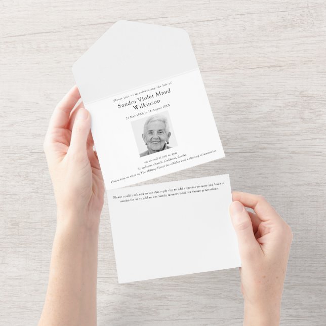 Invitation Tout En Un Mémorial minimal pour la capture de photos (Déchirure)