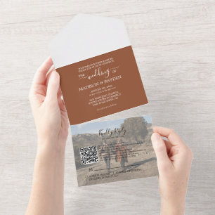 Invitation Tout En Un Minimaliste Terracotta QR Code RSVP Mariage