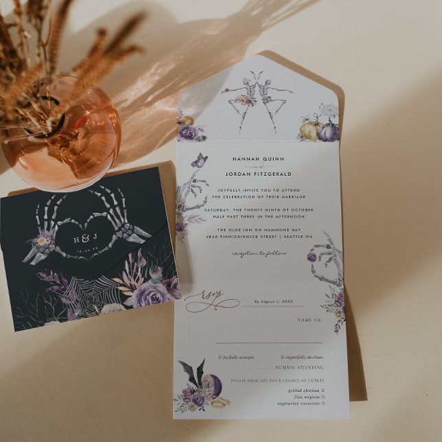 Invitation Tout En Un Monogram | Floral de squelette de mariage Hallowee (Créateur téléchargé)
