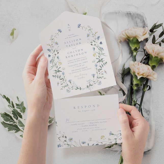Invitation Tout En Un Monogramme de mariage rustique boho fleur sauvage  (Dusty Blue Wildflower Rustic Boho Wedding monogram All In One Invitation)