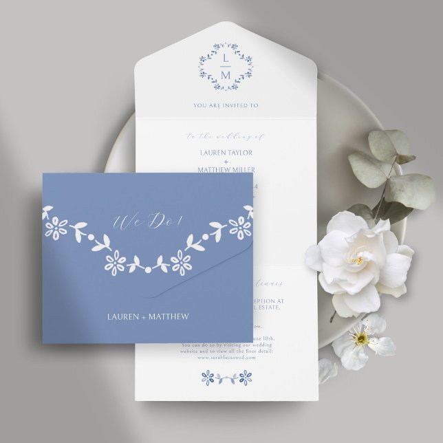 Invitation Tout En Un Monogramme floral bleu et blanc (Créateur téléchargé)