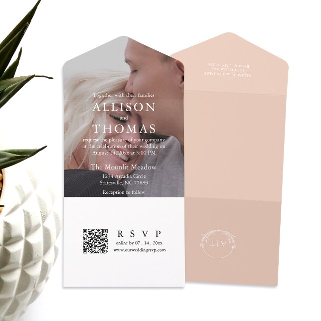 Invitation Tout En Un Photo de pêche moderne QR Code Monogramme Mariage (Simplify your wedding with our all-in-one invitation – convenience and beauty in a single card.)