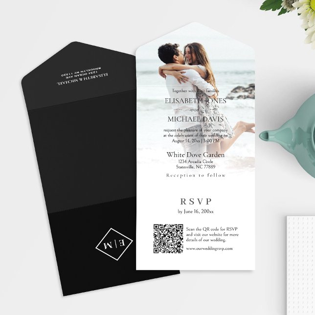 Invitation Tout En Un Photo moderne QR Code Mariage noir (All-in-one wedding invitation with QR code to RSVP - Simplify and save time for you and your guests.)