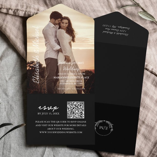 Invitation Tout En Un Photo moderne QR Code Mariage noir (Simplify your wedding with all-in-one invitations, with QR code for RSVP. Modern elegance made easy!)