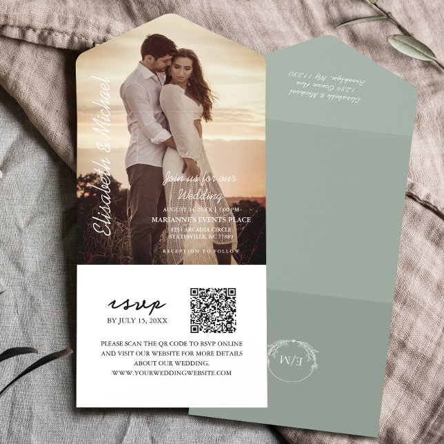 Invitation Tout En Un Photo moderne QR Code Sage Mariage vert (Simplify your wedding with all-in-one invitations, with QR code for RSVP. Modern elegance made easy!)