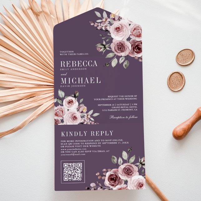 Invitation Tout En Un Rose Poussiéreuse Fleurs Violettes Code QR Mariage (Créateur téléchargé)