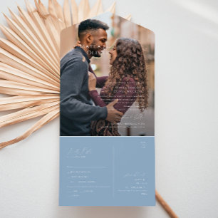 Invitation Tout En Un Script Whimsical   Sceau photo bleu Dusty et envoi