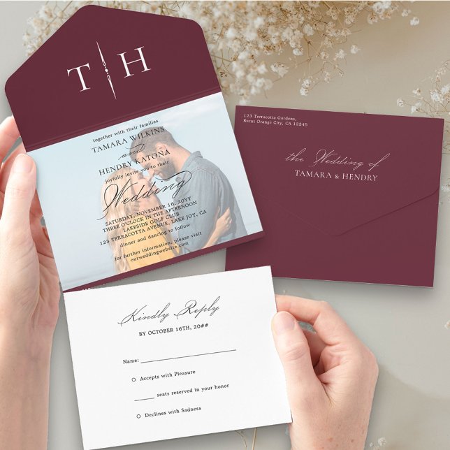 Invitation Tout En Un Simple Calligraphie Photo Burgundy RSVP Mariage (Créateur téléchargé)