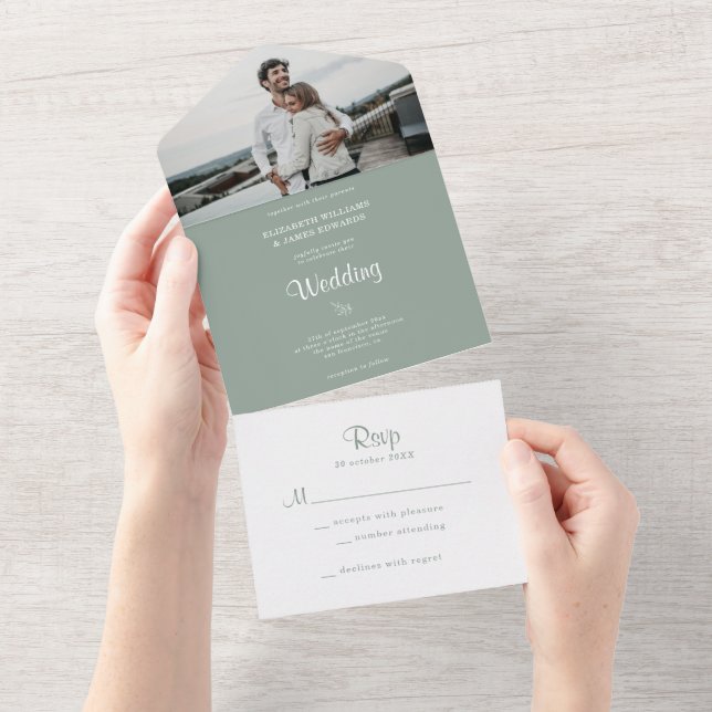 Invitation Tout En Un Simple Elegant Rustic Sage Mariage photo vert (Déchirure)