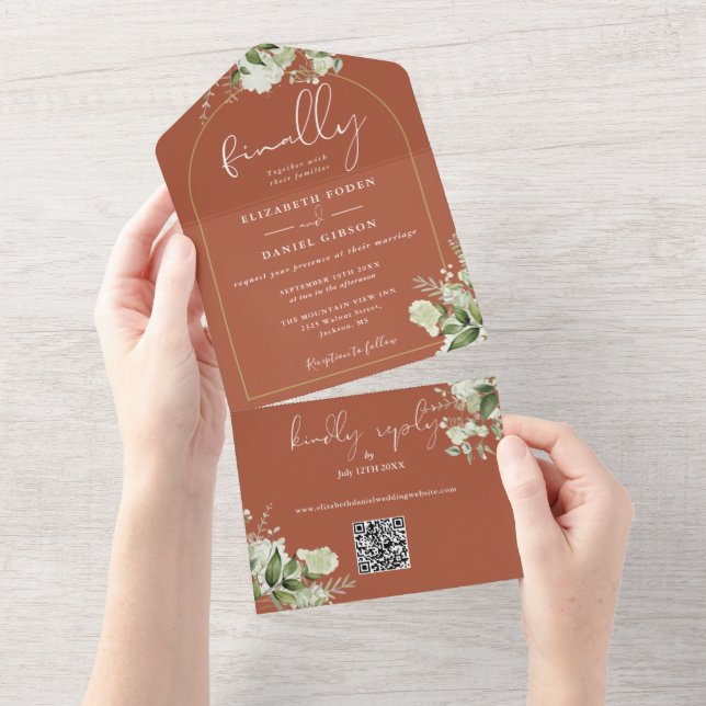 Invitation Tout En Un Terracotta Enfin Arch GreeneryQR Code Mariage (Déchirure)