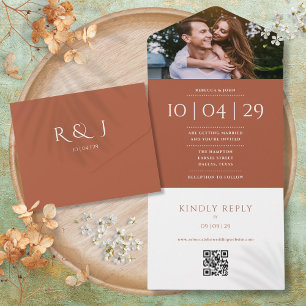 Invitation Tout En Un Terracotta Monogramme QR Code Mariage photo Date