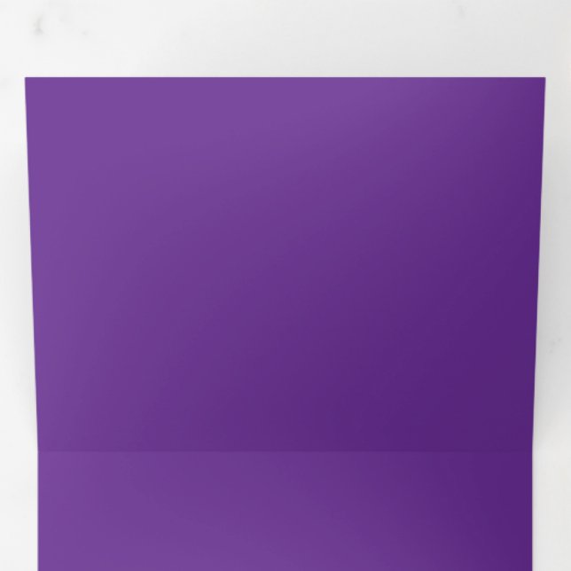 Invitation Trois Volets Arrière - plan violet riche solide | Conception en (Intérieur en premier)