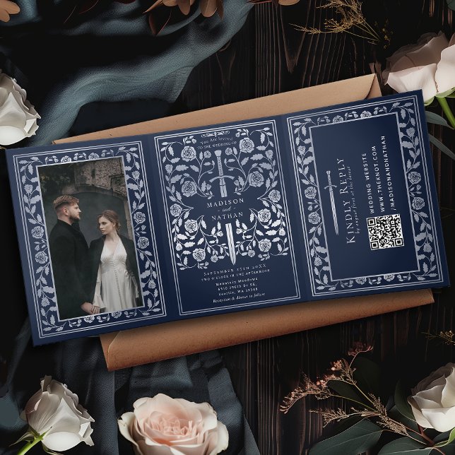 Invitation Trois Volets Bleu Argent Royal Médiéval Mariage QR Code (Créateur téléchargé)