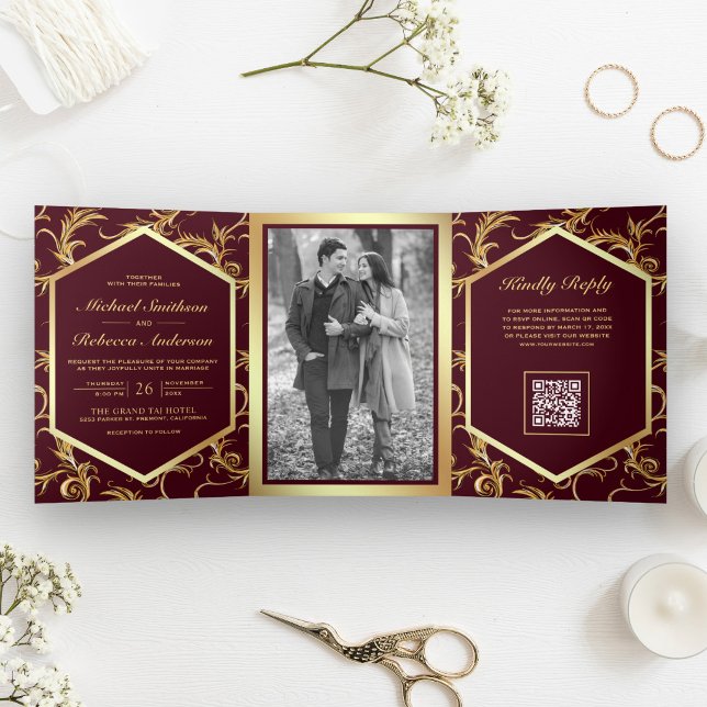 Invitation Trois Volets Code QR de mariage avec motif tourbillonnant or de (Créateur téléchargé)