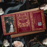 Invitation Trois Volets Code QR du Mariage d'épée médiévale rouge<br><div class="desc">Annoncez votre mariage en style avec cette invitation tricotée de cet imaginaire médiéval ! Cet invitation présente une épée d'or majestueuse et des fleurs, avec une photo spéciale du couple contre un arrière - plan rouge, le parfait mélange de romantisme et d'aventure. REMARQUE : Cette conception ne comporte PAS de...</div>