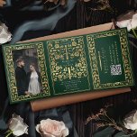 Invitation Trois Volets Code QR du Mariage d'épée médiévale verte<br><div class="desc">Annoncez votre mariage en style avec cette invitation tricotée de cet imaginaire médiéval ! Cet invitation présente une épée d'or majestueuse et des fleurs, avec une photo spéciale du couple contre un arrière - plan vert, le parfait mélange de romantisme et d'aventure. REMARQUE : Cette conception ne comporte PAS de...</div>