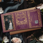 Invitation Trois Volets Code QR Mariage Mauve Royal Medieval<br><div class="desc">Annoncez votre mariage en style avec cette invitation tricotée de cet imaginaire médiéval ! Cet invitation présente une épée d'or majestueuse et des fleurs, avec une photo spéciale du couple contre un arrière - plan mauve, le parfait mélange de romantisme et d'aventure. REMARQUE : Cette conception ne comporte PAS de...</div>