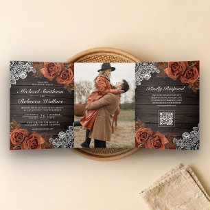 Invitation Trois Volets Code QR Mariage Rose Terracotta Poussiéreuse Bois
