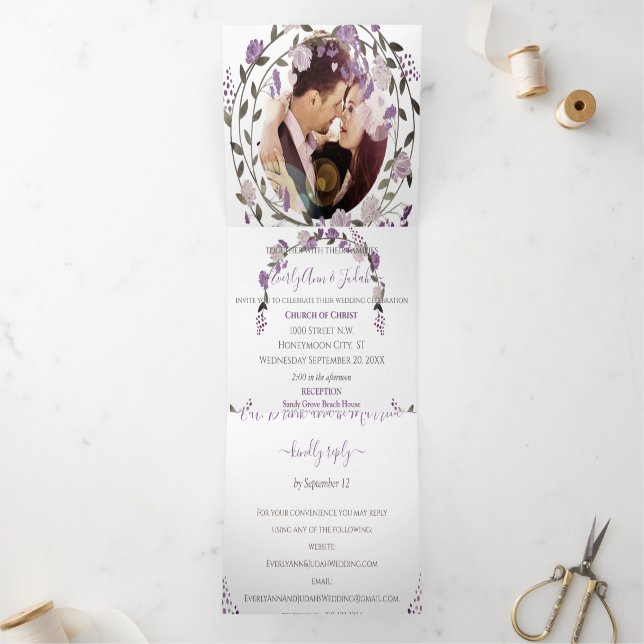 Invitation Trois Volets Couronne de mariage fleurie Pivoine Violet Poussié (Intérieur)