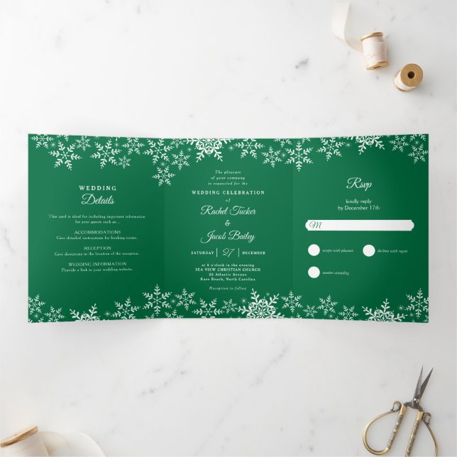 Invitation Trois Volets Élégant Snowflakes Green Noël Mariage d'hiver (Intérieur)