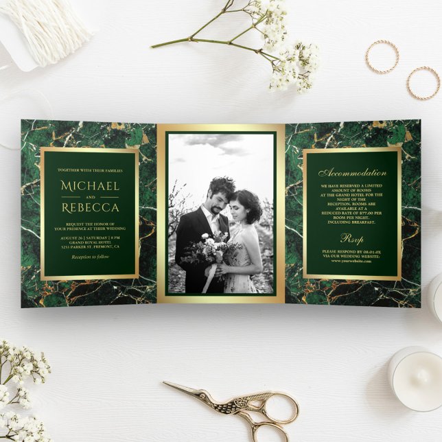 Invitation Trois Volets Emerald Green Marble Faux Gold Foil Mariage photo (Créateur téléchargé)