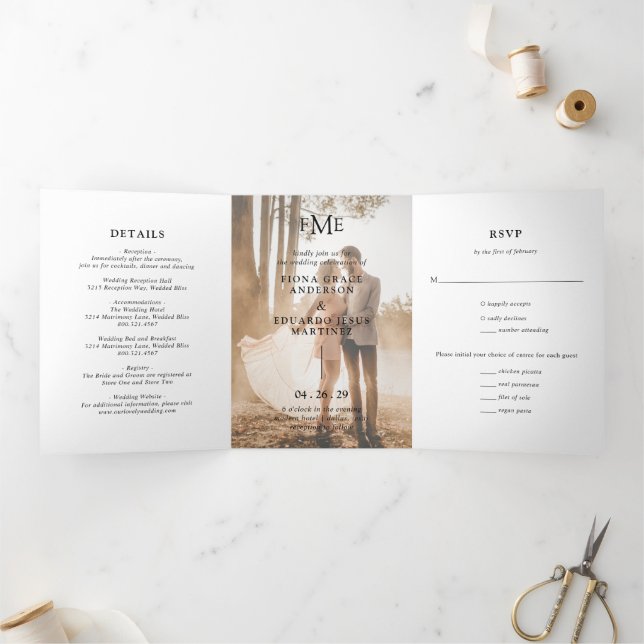 Invitation Trois Volets Fiona Photo Gras Monogramme Mariage Moderne (Intérieur)