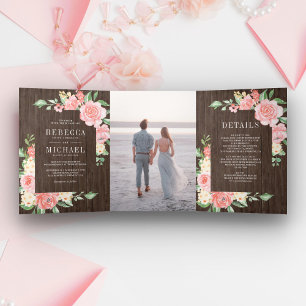 Invitation Trois Volets Fleurs roses de mariage en bois de grange photo