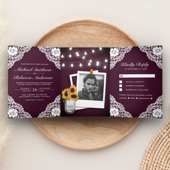Invitation Trois Volets Guirlande Lumineuse Mariage Bois Lace Violet Prune (Créateur téléchargé)