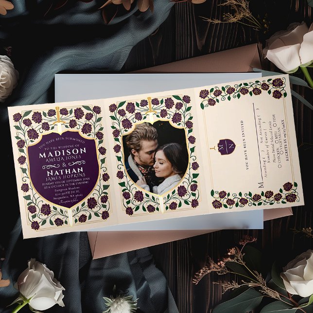 Invitation Trois Volets Imaginaire médiéval de l'épée et du bouclier Maria (Créateur téléchargé)