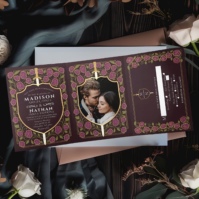 Invitation Trois Volets Imaginaire médiéval de l'épée et du bouclier Maria (Créateur téléchargé)