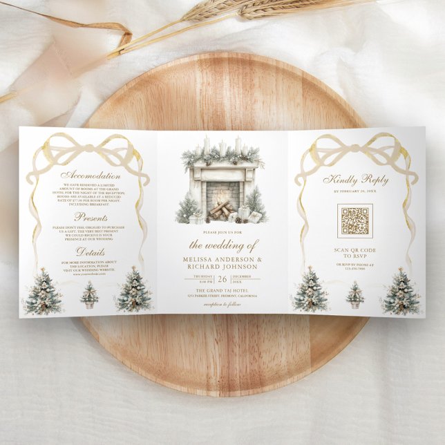 Invitation Trois Volets Ivory Gold Cheminée de Noël Bow QR Code Mariage (Créateur téléchargé)