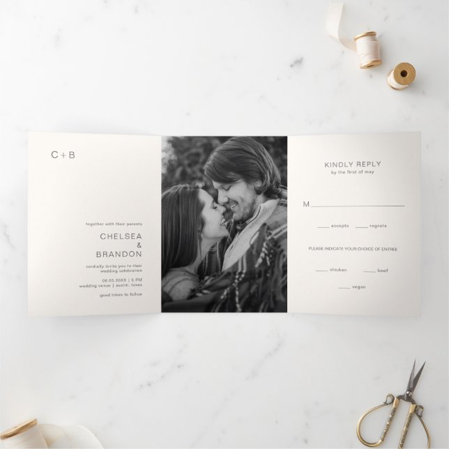 Invitation Trois Volets Mariage Moderne Photo Monogramme Neutre (Intérieur)