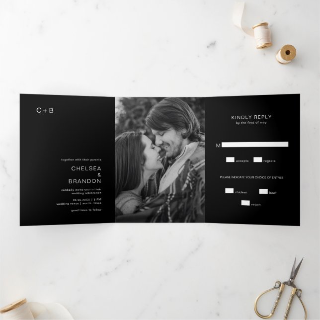 Invitation Trois Volets Mariage Moderne Photo Monogramme Noir (Intérieur)