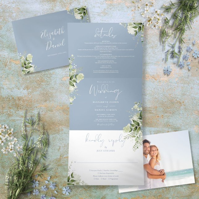 Invitation Trois Volets Mariage photo botanique moderne bleu poussiéreux (Dusty Blue Modern Botanical Greenery Photo Wedding Tri-Fold Invitation)