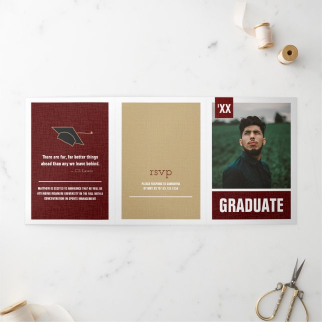 Invitation Trois Volets Maroon Modern Textured Photo Graduation (Extérieur)