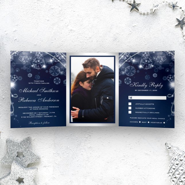 Invitation Trois Volets Midnight Blue Winter Wonderland Snowflakes Mariage (Créateur téléchargé)