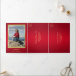 Invitation Trois Volets Ruby, Gold Photo, QR Code 50th Surprise Birthday<br><div class="desc">Beau rubis et couleur or Photo 50ème invitation surprise anniversaire avec QR Code pour une réponse/information rapide et facile. Un joli tout en un invitation pour célébrer cinquante ans.. Un cadre en diamant argenté glamour sur un arrière - plan doré accompagne vos détails de l'événement. Tout le texte est entièrement...</div>